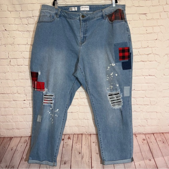 LANE BRYANT Signature Fit Boyfriend Jean- Light Wash with Patchwork, Size 22 - Picture 5 of 13